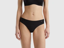 Seamless underwear
