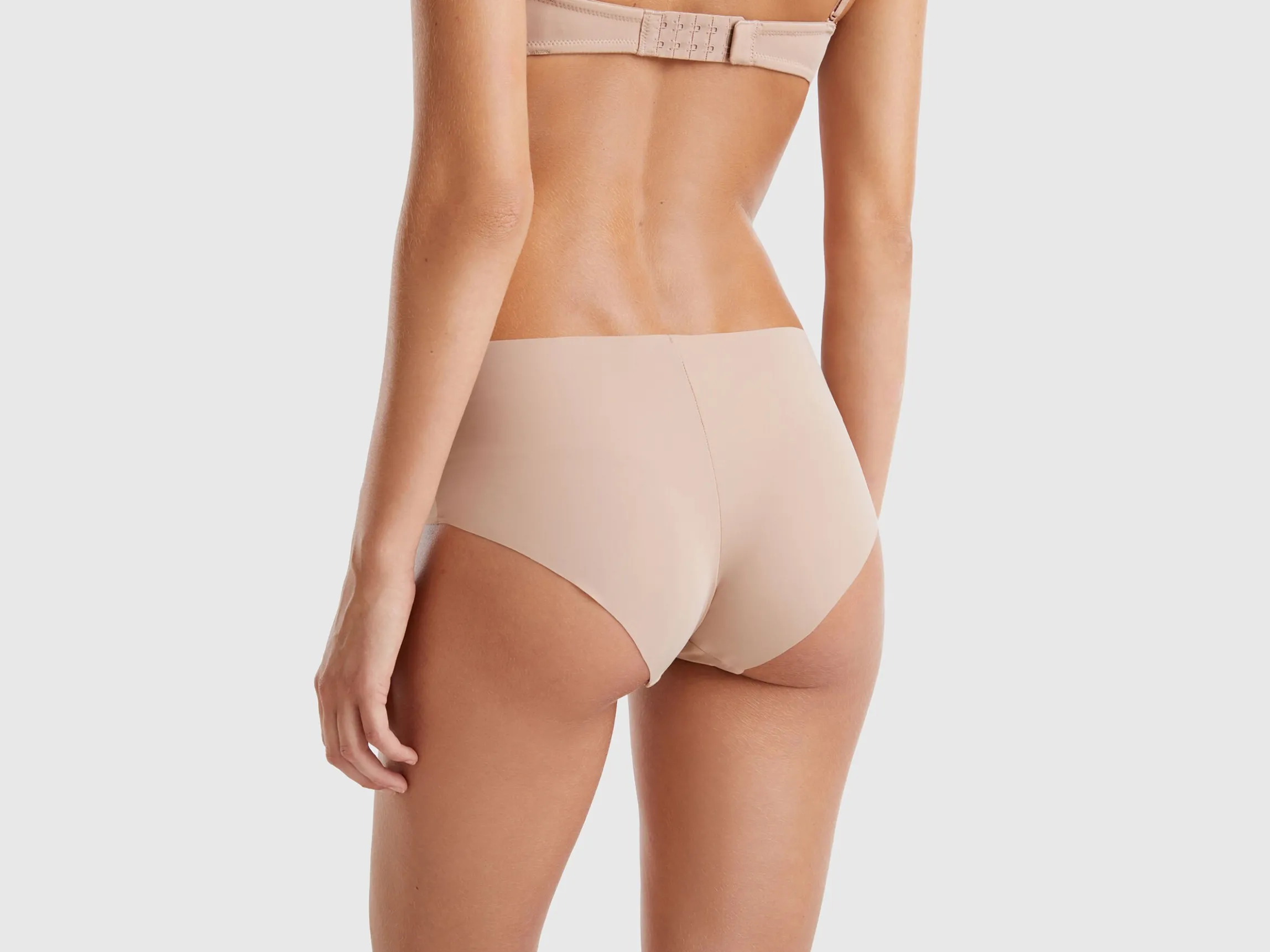 Seamless underwear
