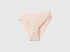 Seamless underwear