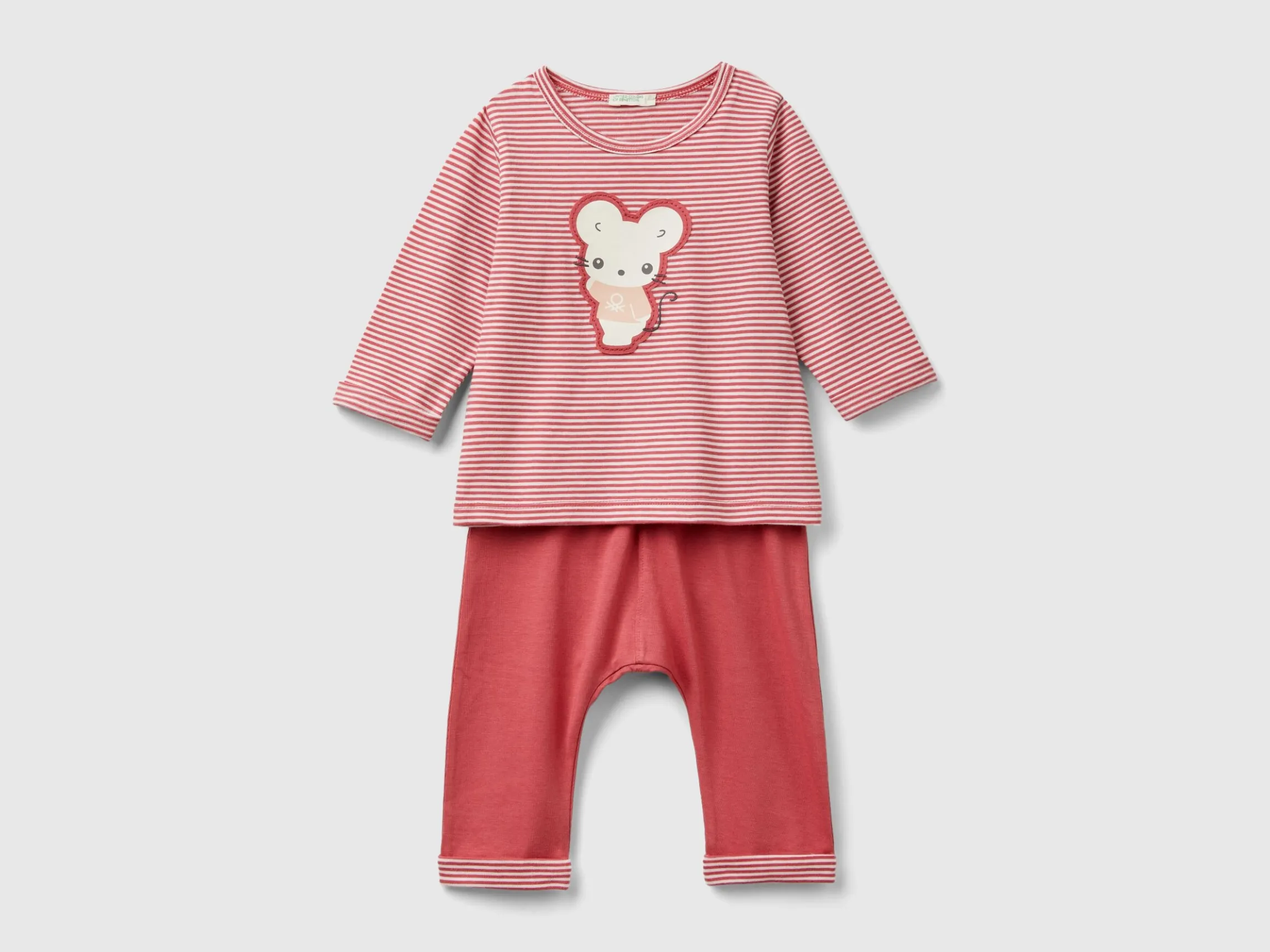 Set in 100% organic cotton