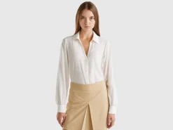 Shirt with V-neck