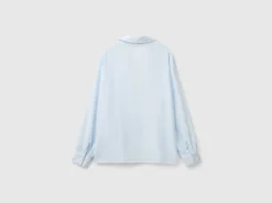 Shirt with V-neck