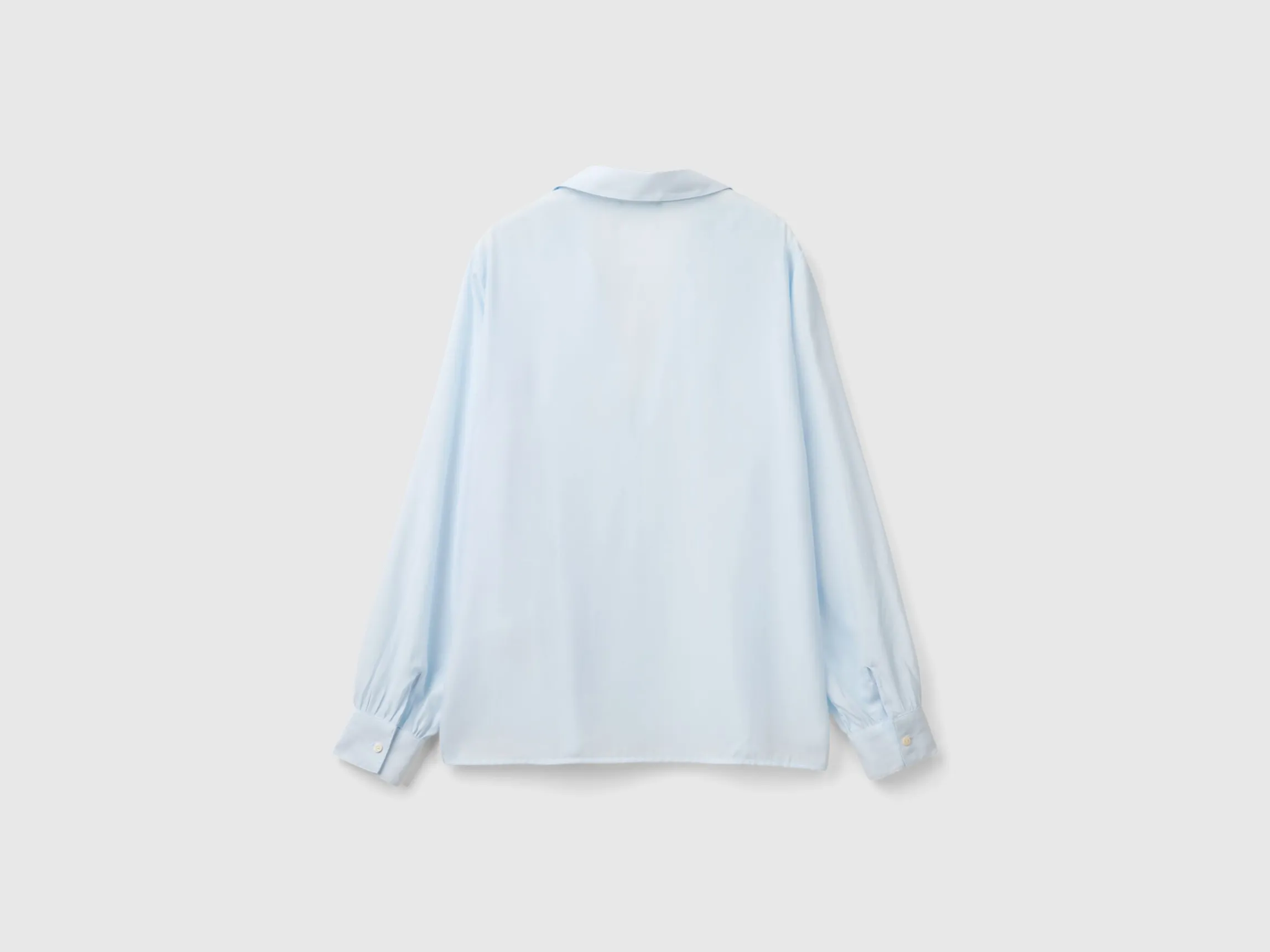 Shirt with V-neck