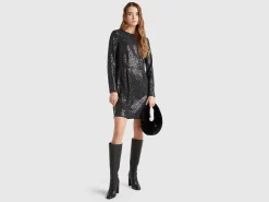 Short dress with sequins