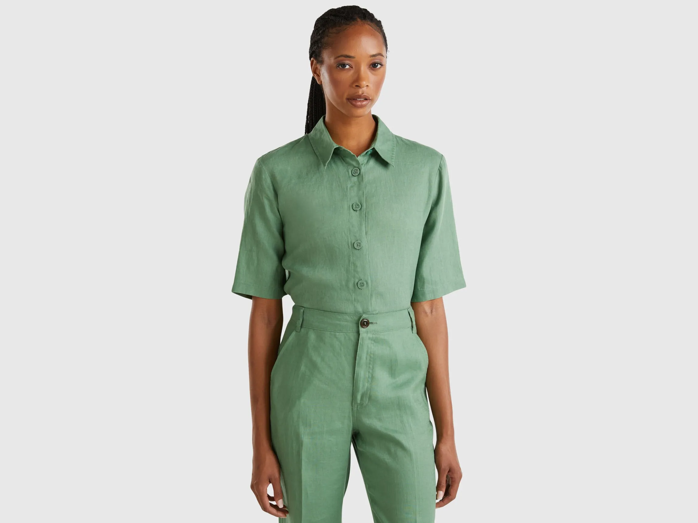 Short shirt in pure linen
