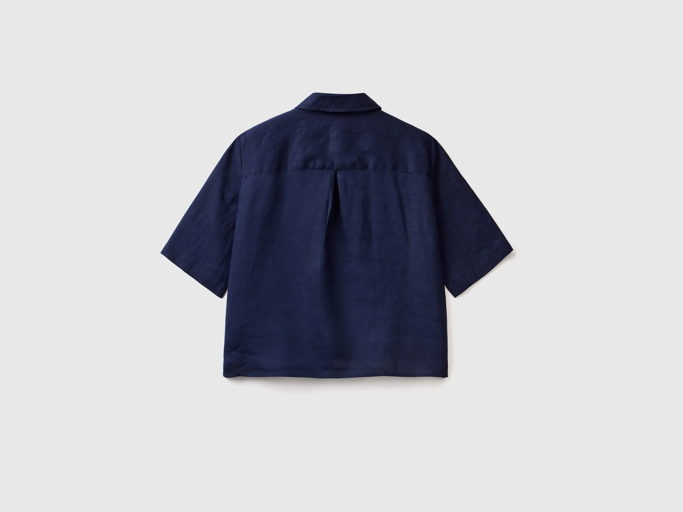 Short shirt in pure linen