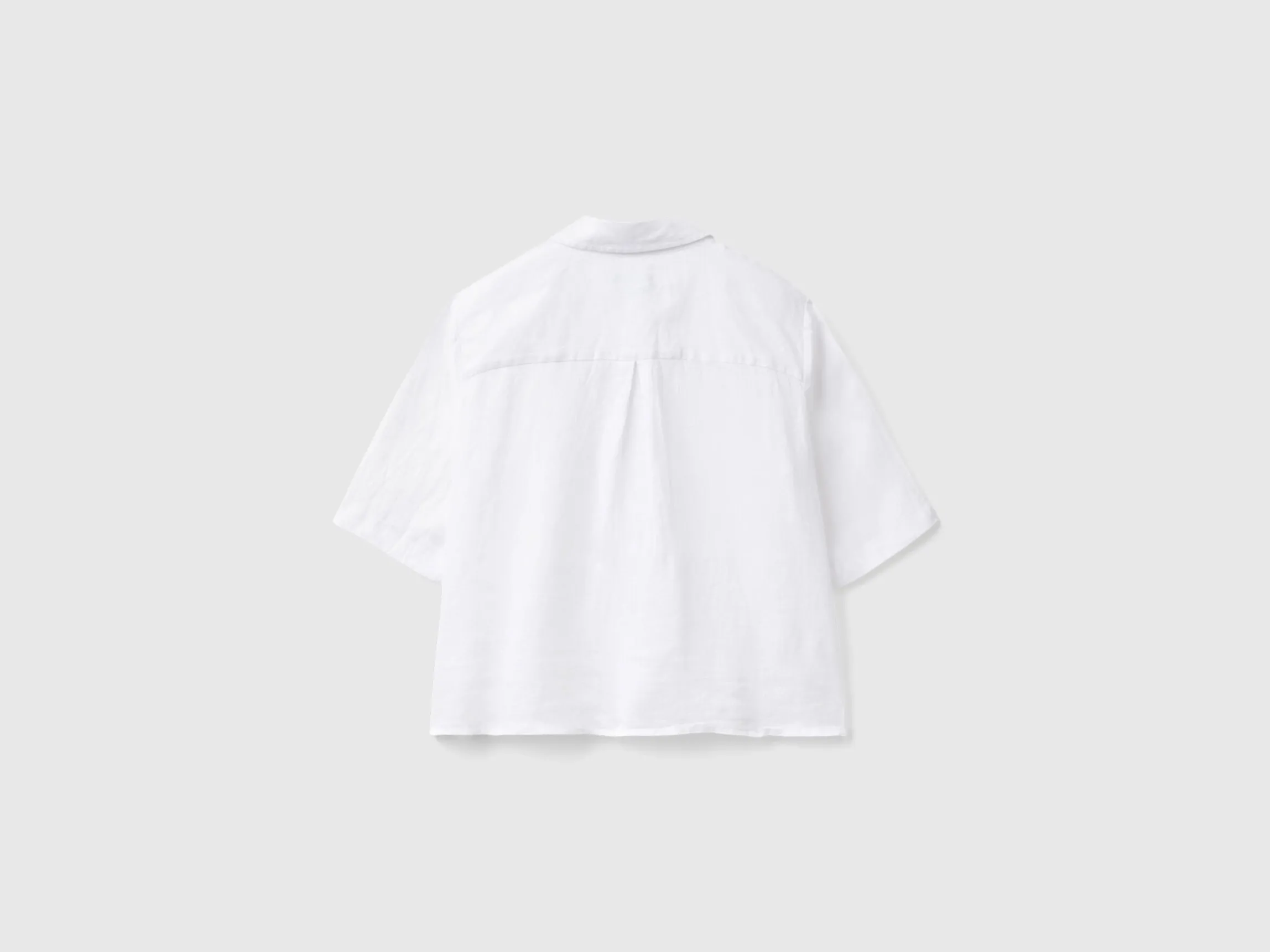 Short shirt in pure linen