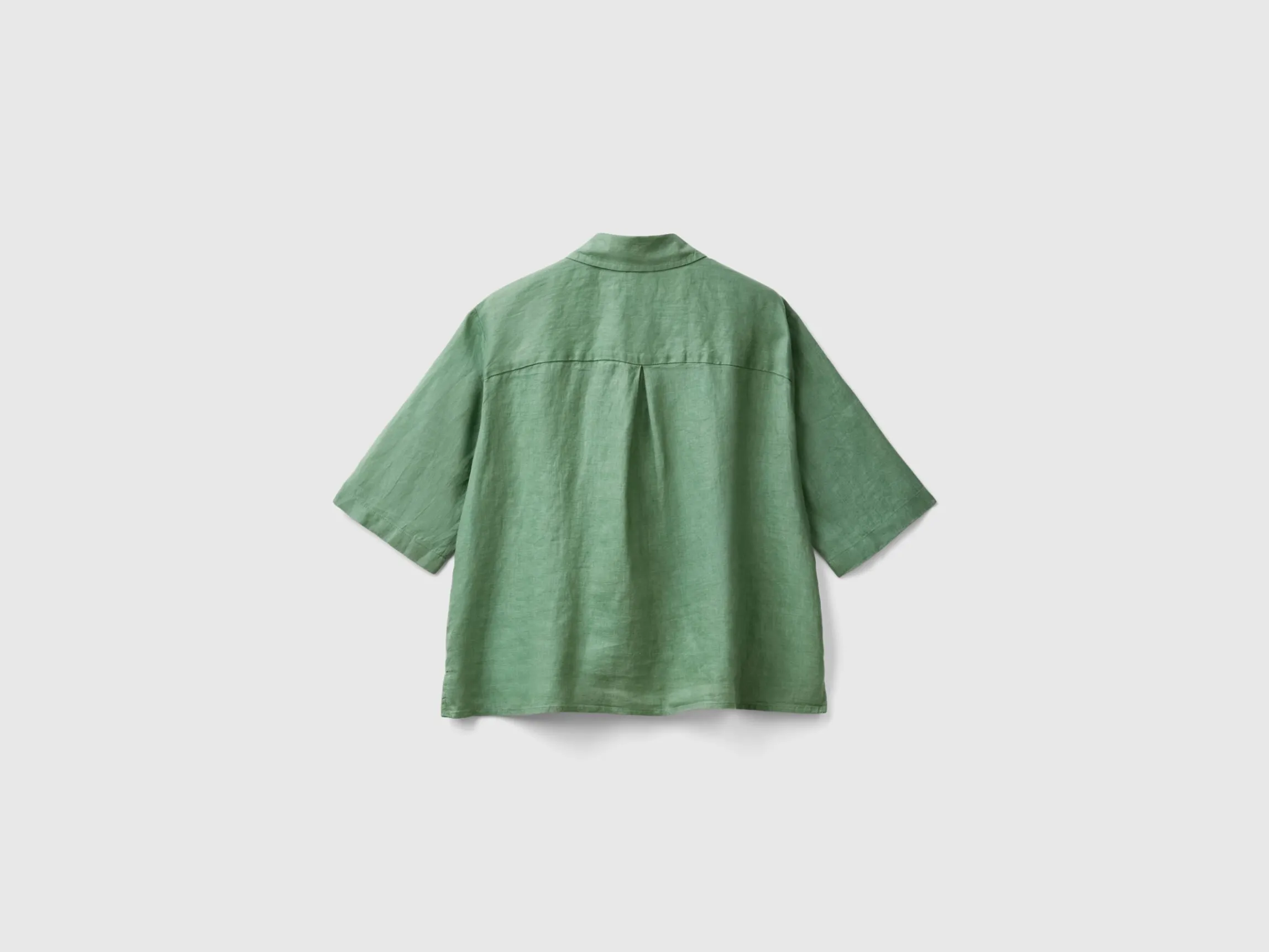 Short shirt in pure linen