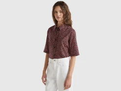 Short sleeve patterned shirt
