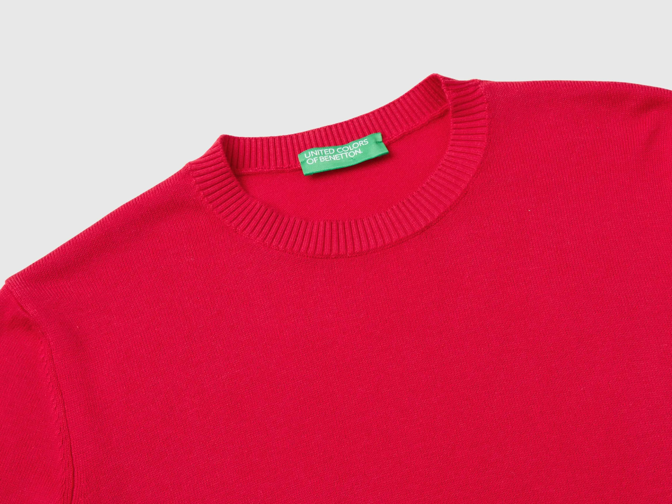 Short sleeve sweater