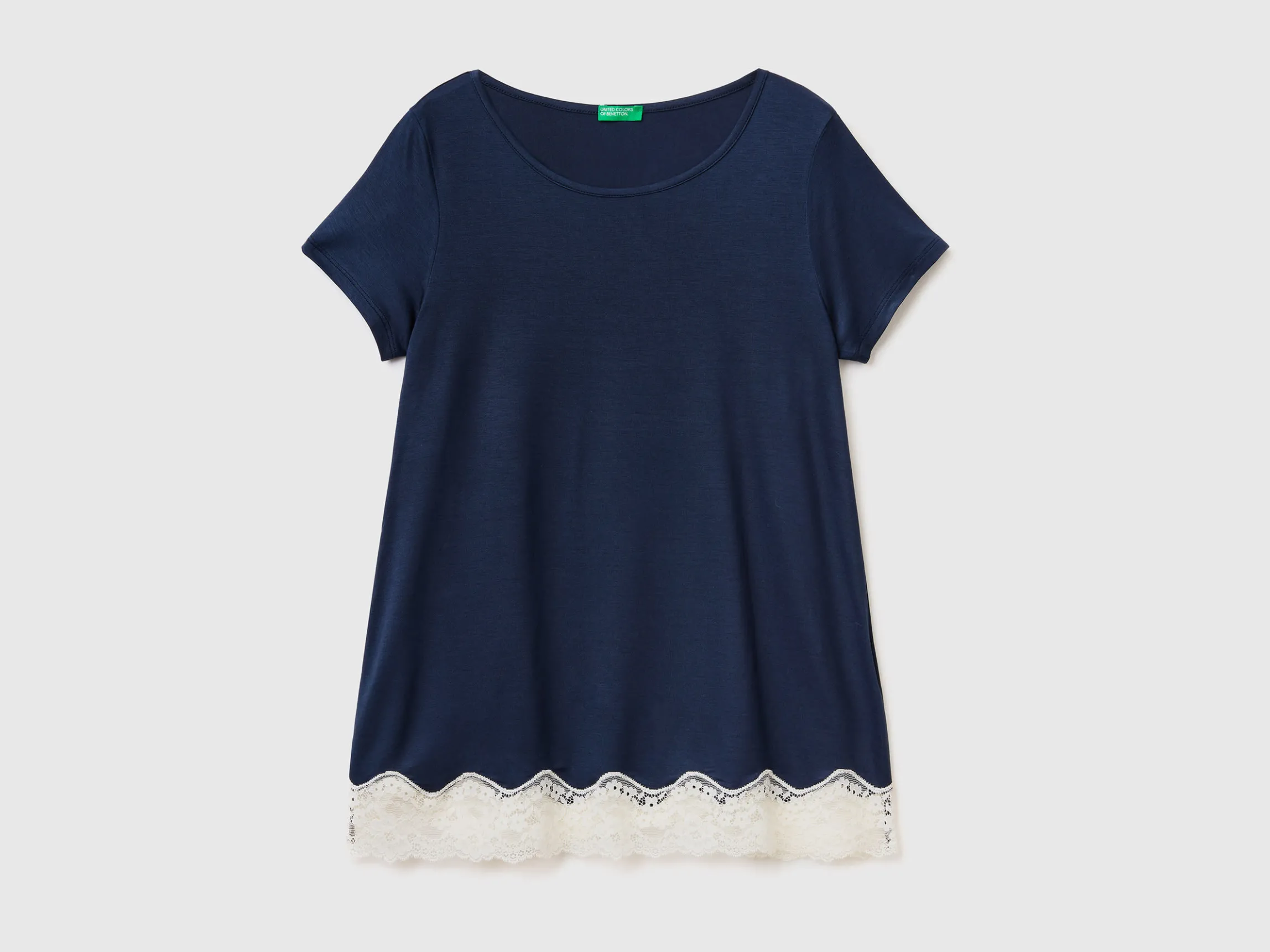 Short sleeve t-shirts with lace