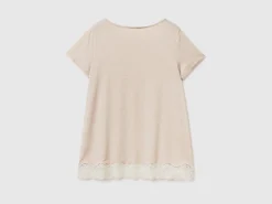 Short sleeve t-shirts with lace