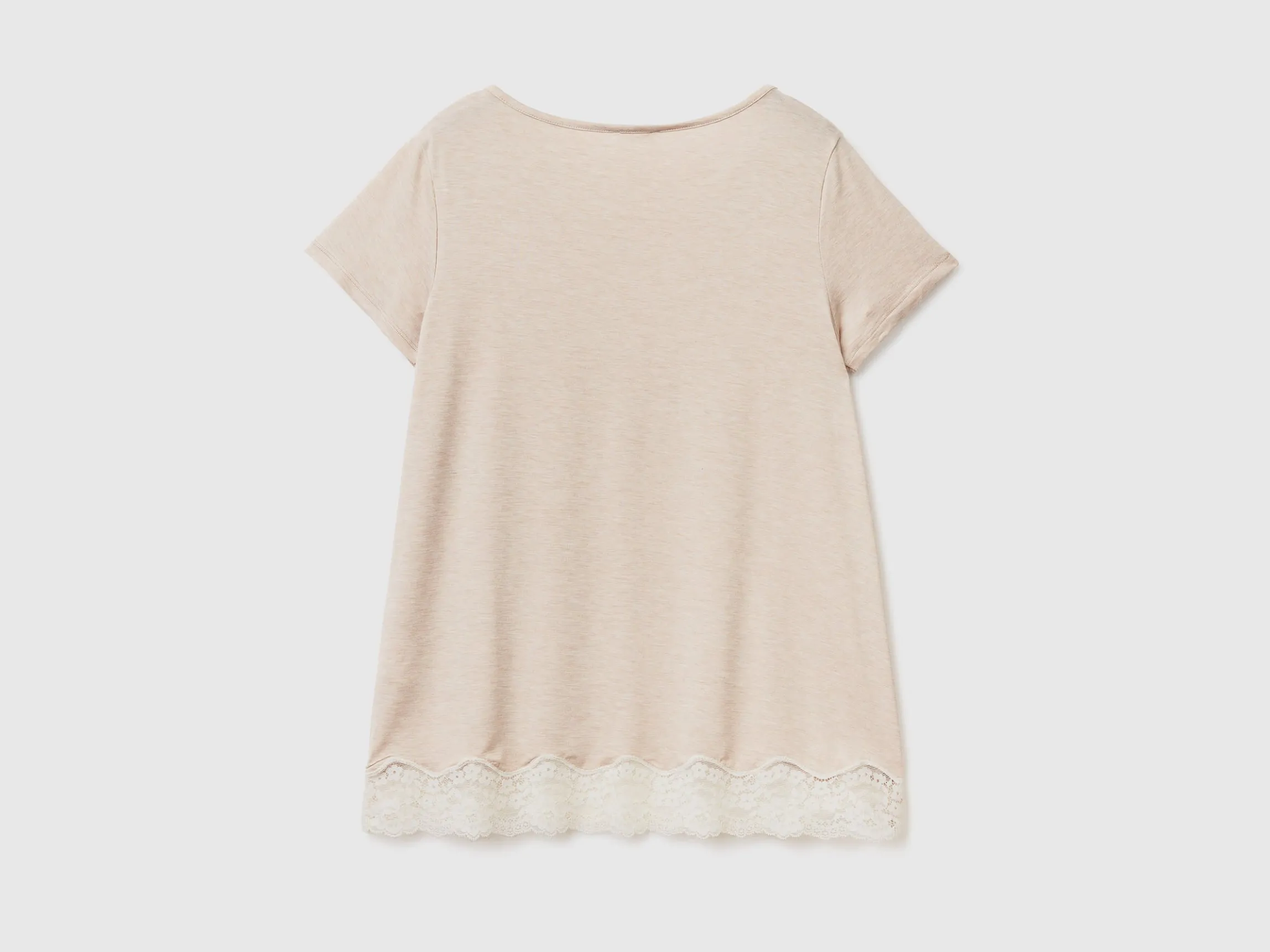 Short sleeve t-shirts with lace