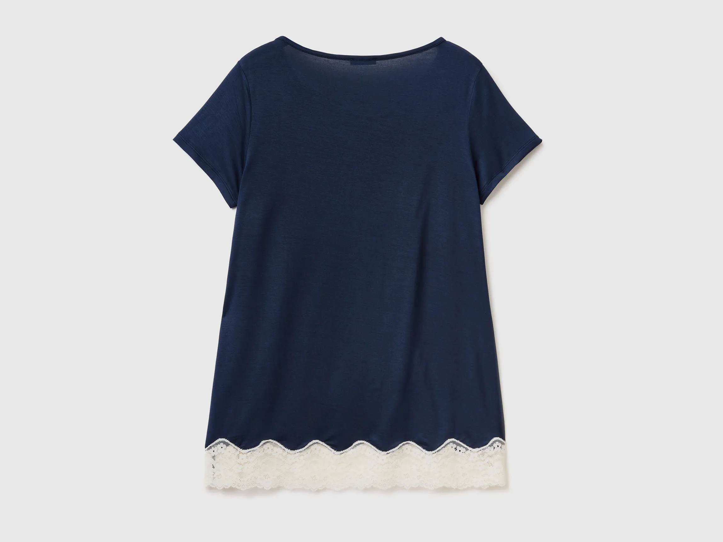 Short sleeve t-shirts with lace