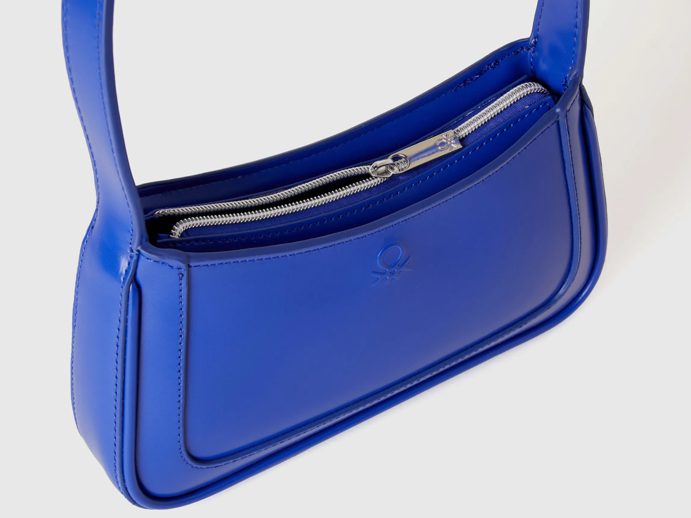 Shoulder bag in imitation leather