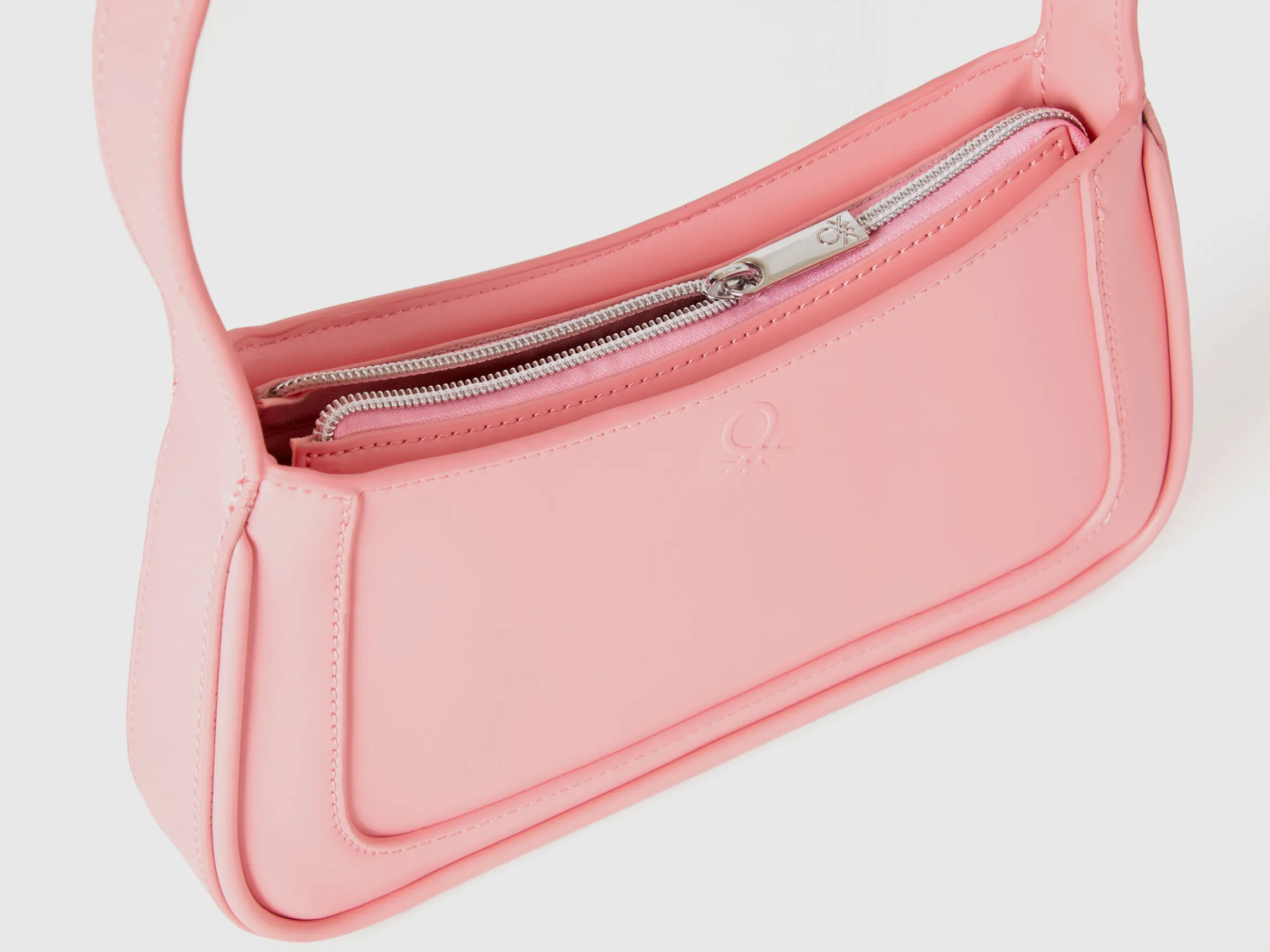Shoulder bag in imitation leather