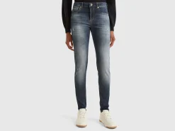 Skinny fit push up jeans