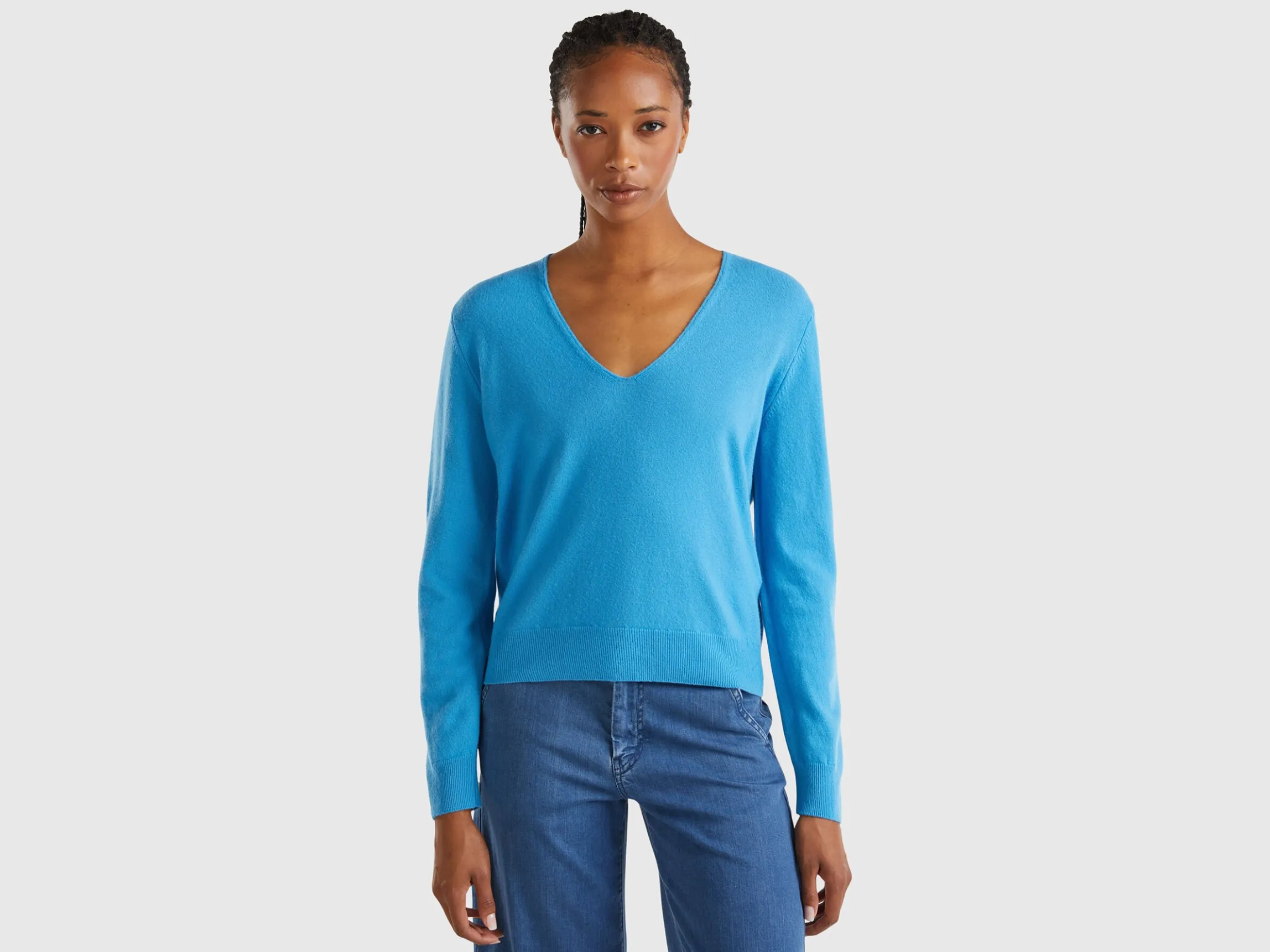 Sky blue V-neck sweater in pure Merino wool
