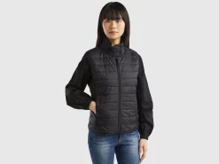 Sleeveless puffer jacket with recycled wadding