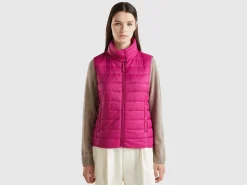 Sleeveless puffer jacket with recycled wadding