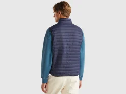 Sleeveless puffer jacket with recycled wadding