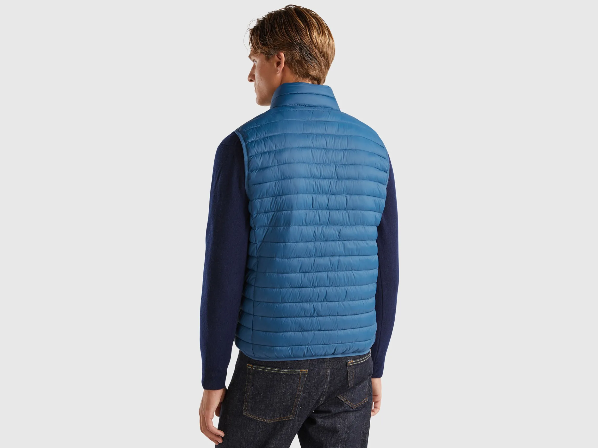 Sleeveless puffer jacket with recycled wadding