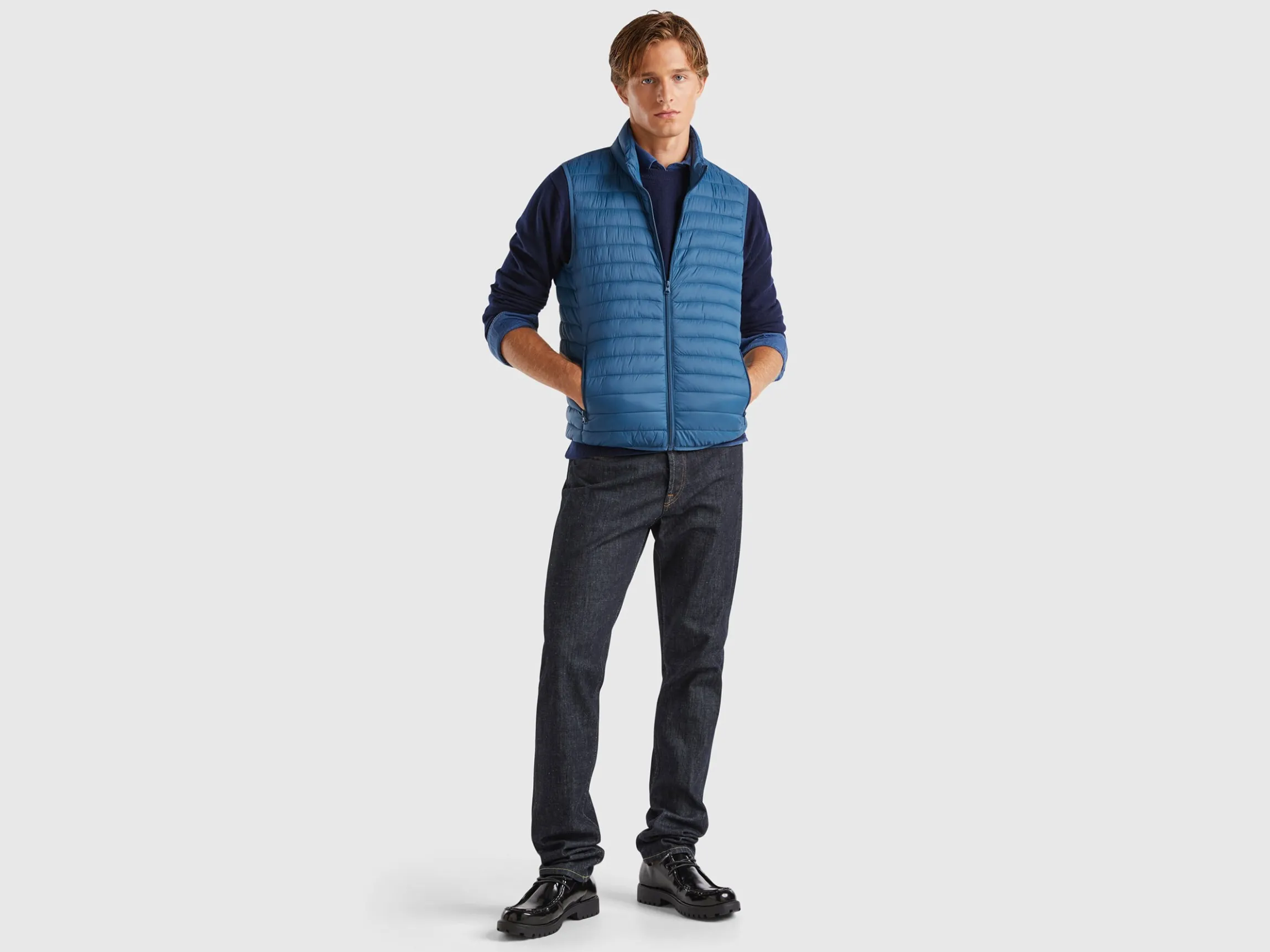Sleeveless puffer jacket with recycled wadding