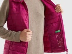 Sleeveless puffer jacket with recycled wadding