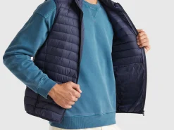 Sleeveless puffer jacket with recycled wadding