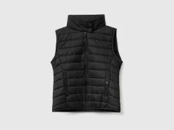 Sleeveless puffer jacket with recycled wadding