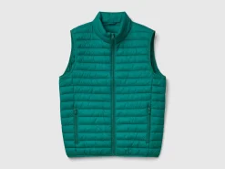Sleeveless puffer jacket with recycled wadding
