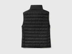 Sleeveless puffer jacket with recycled wadding