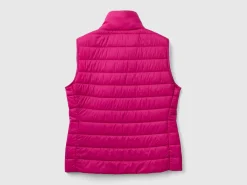 Sleeveless puffer jacket with recycled wadding