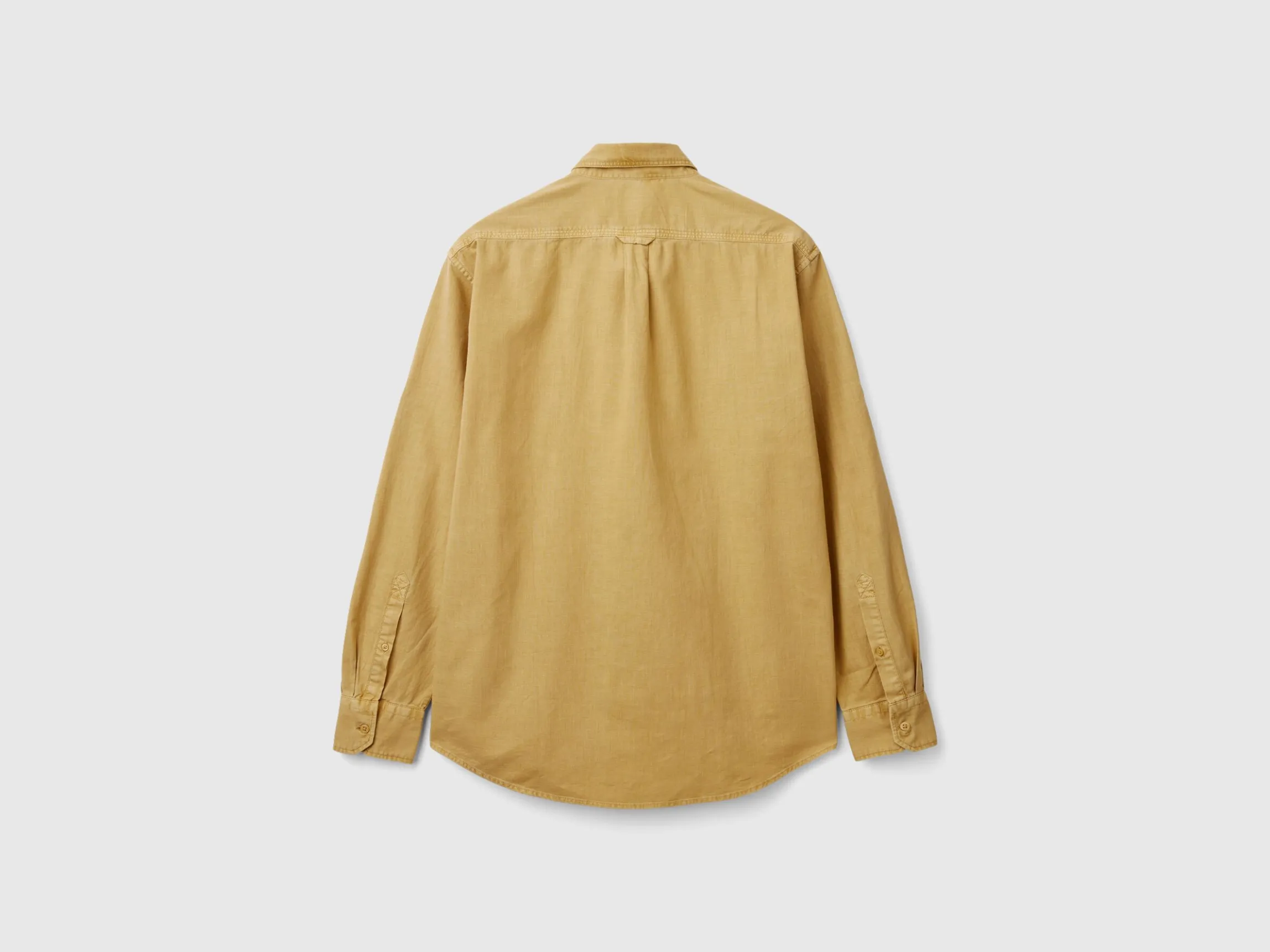 Slim fit buttondown shirt