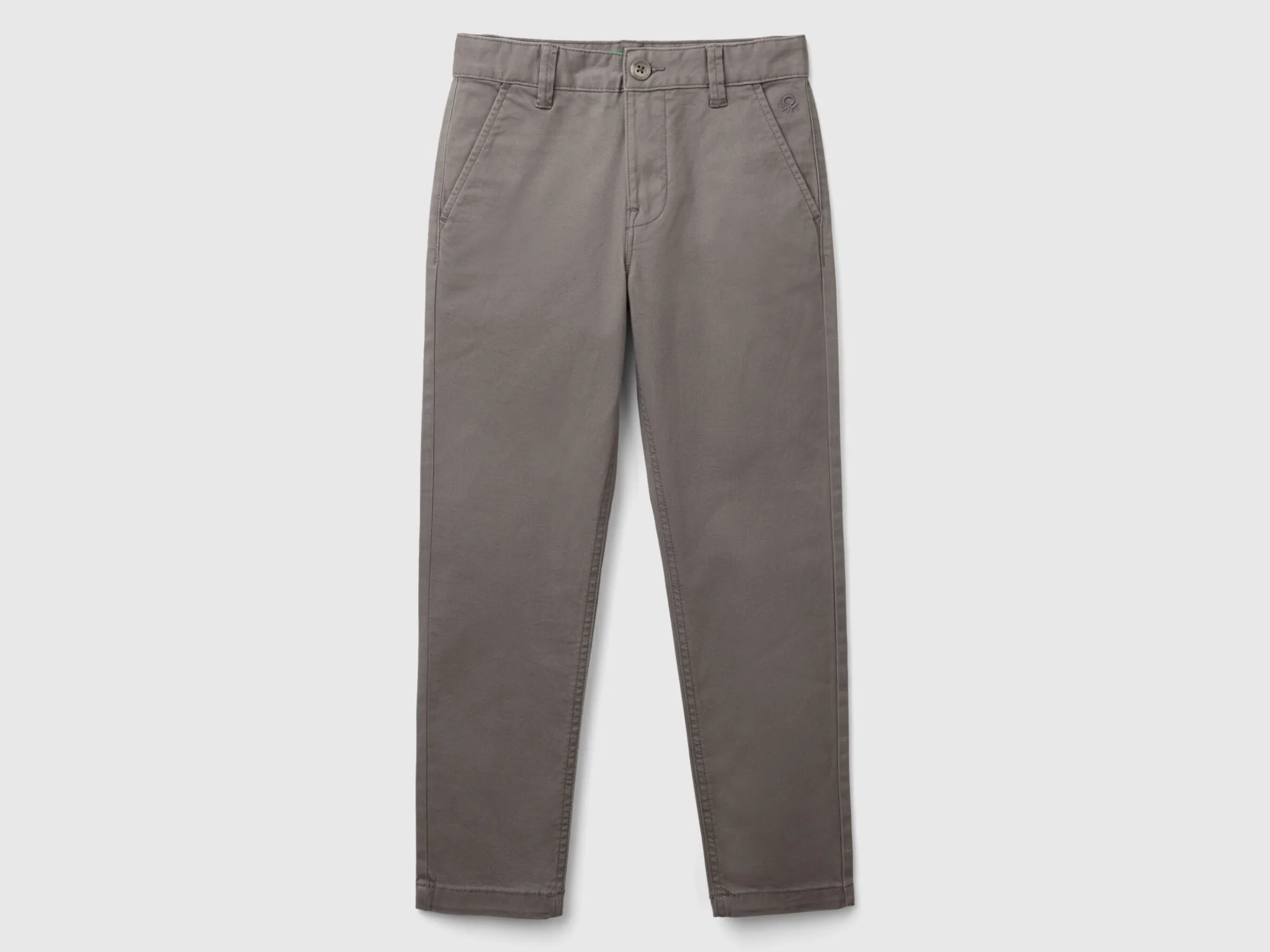 Slim fit chinos in stretch cotton