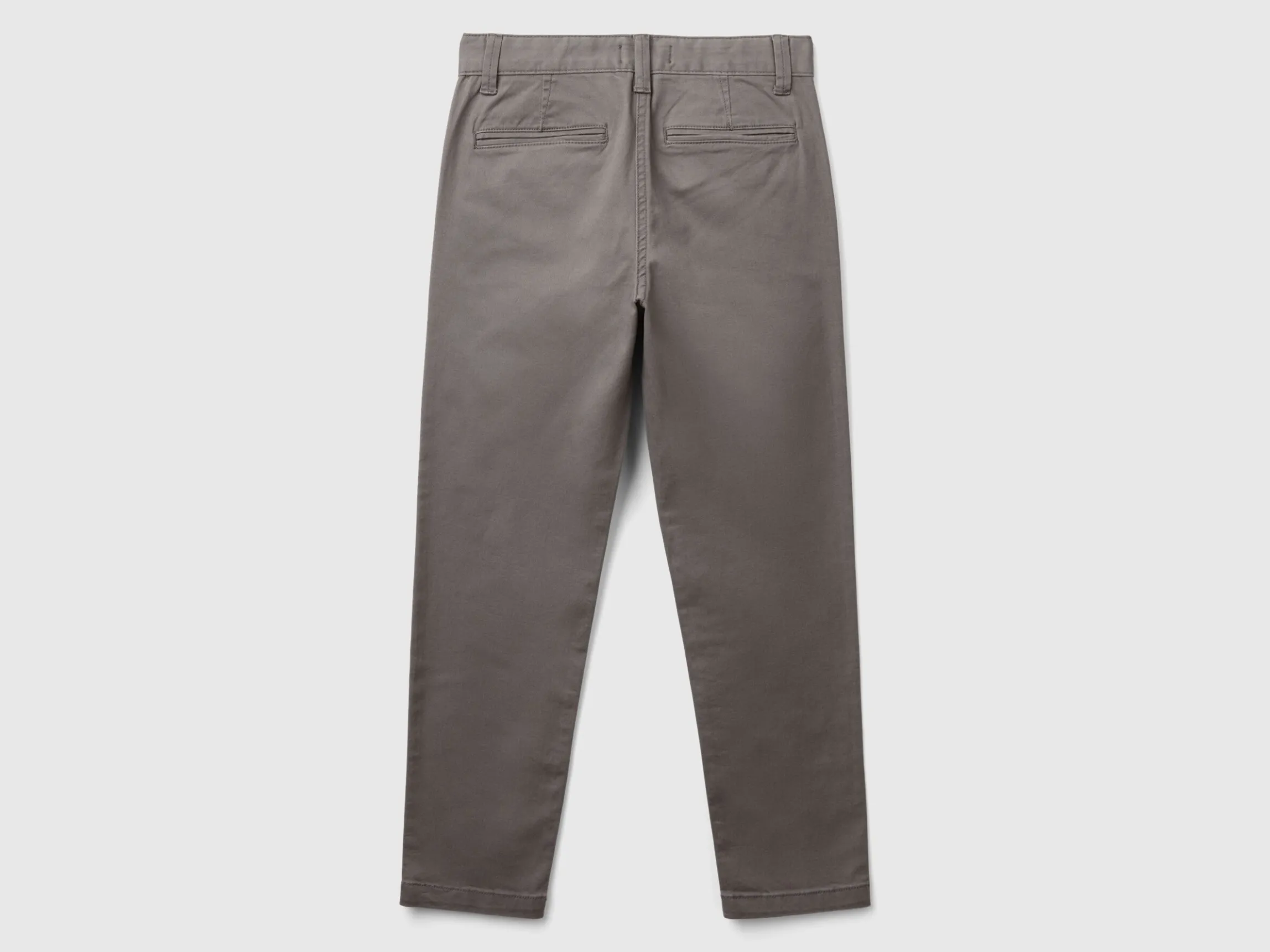 Slim fit chinos in stretch cotton