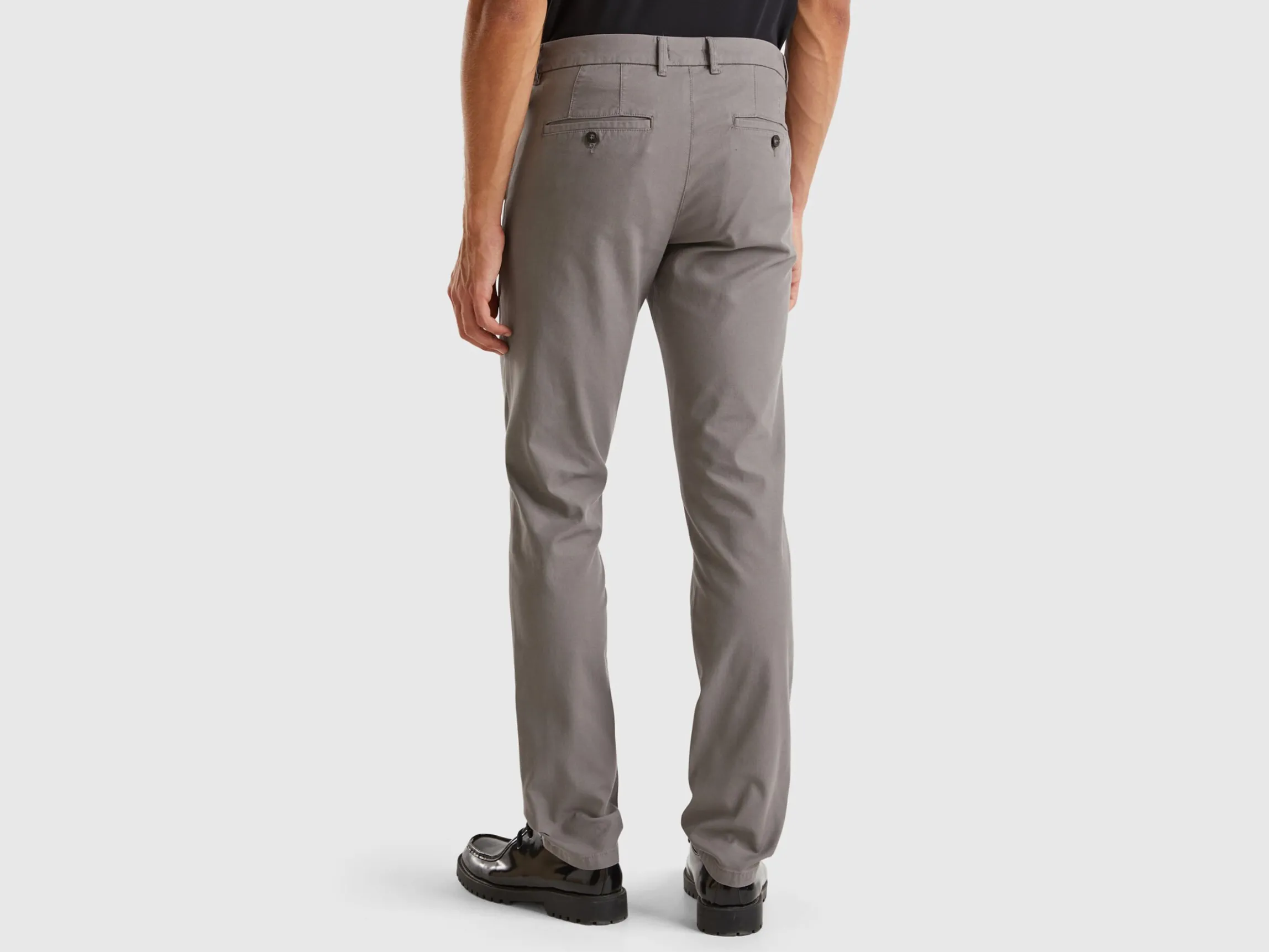 Slim fit chinos in stretch cotton