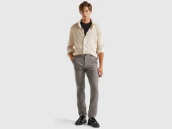 Slim fit chinos in stretch cotton