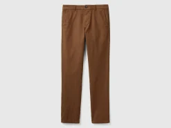 Slim fit chinos in stretch cotton