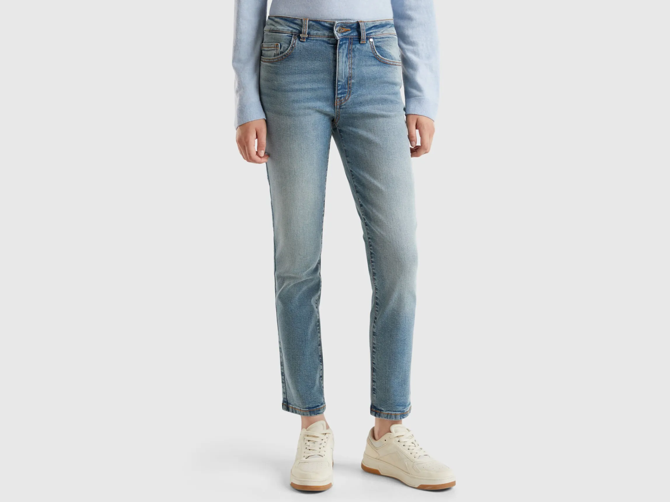 Slim fit high-waisted jeans