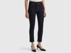Slim fit high-waisted jeans