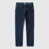 slim fit jeans