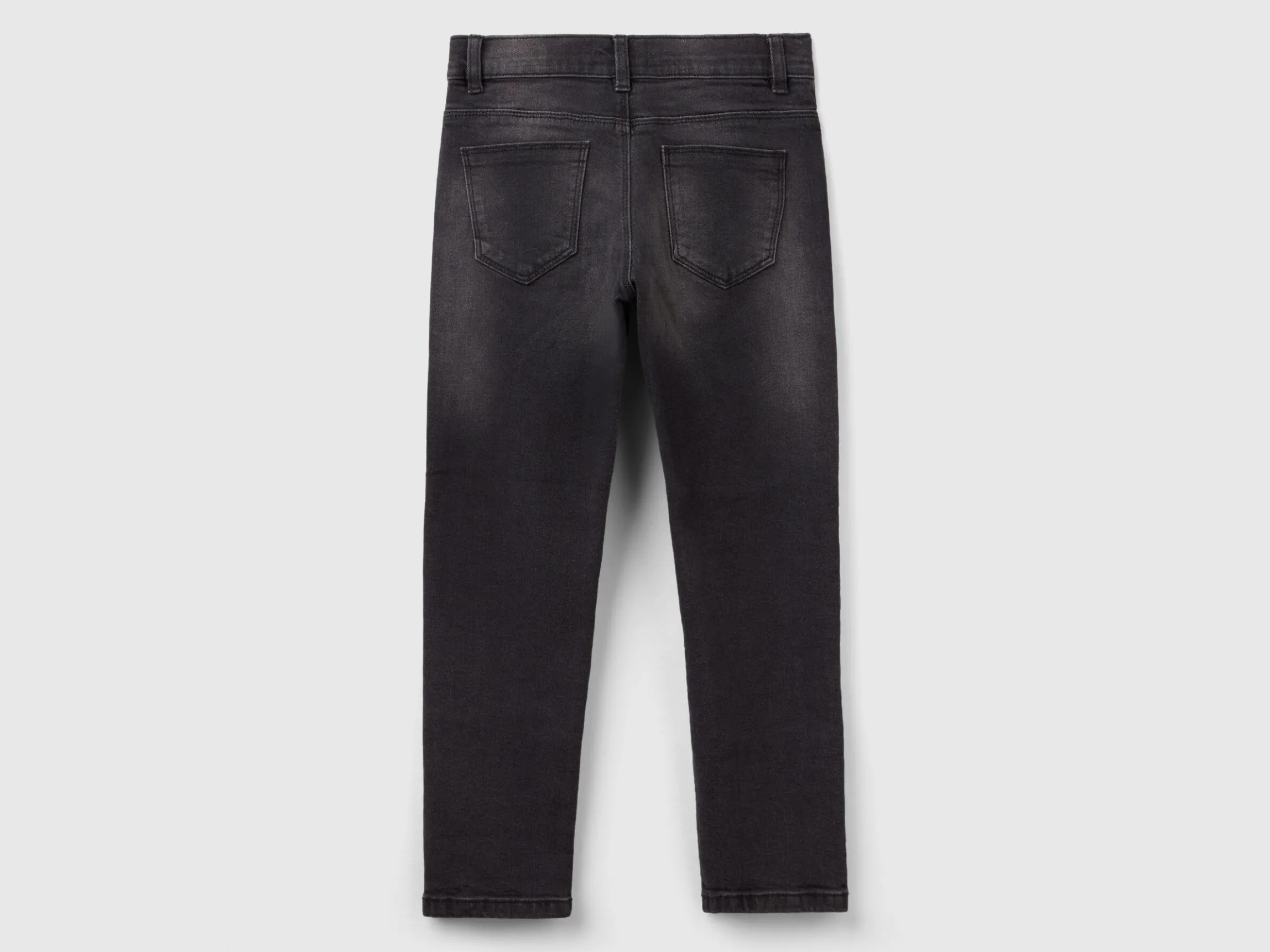 slim fit jeans