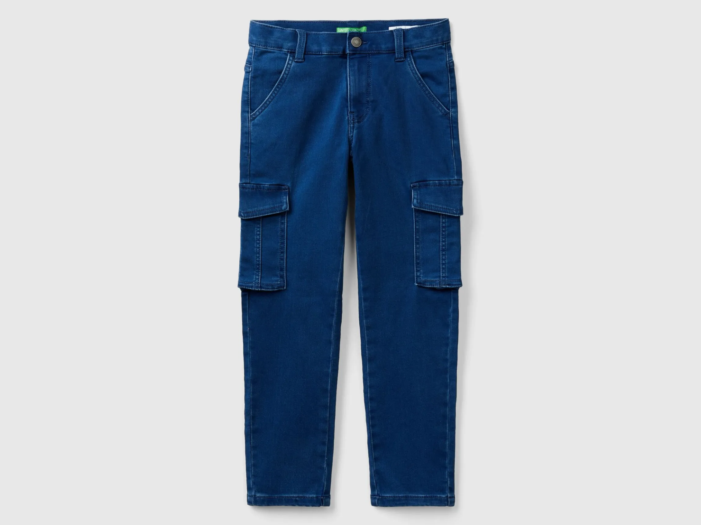 Slim fit jeans with big pockets