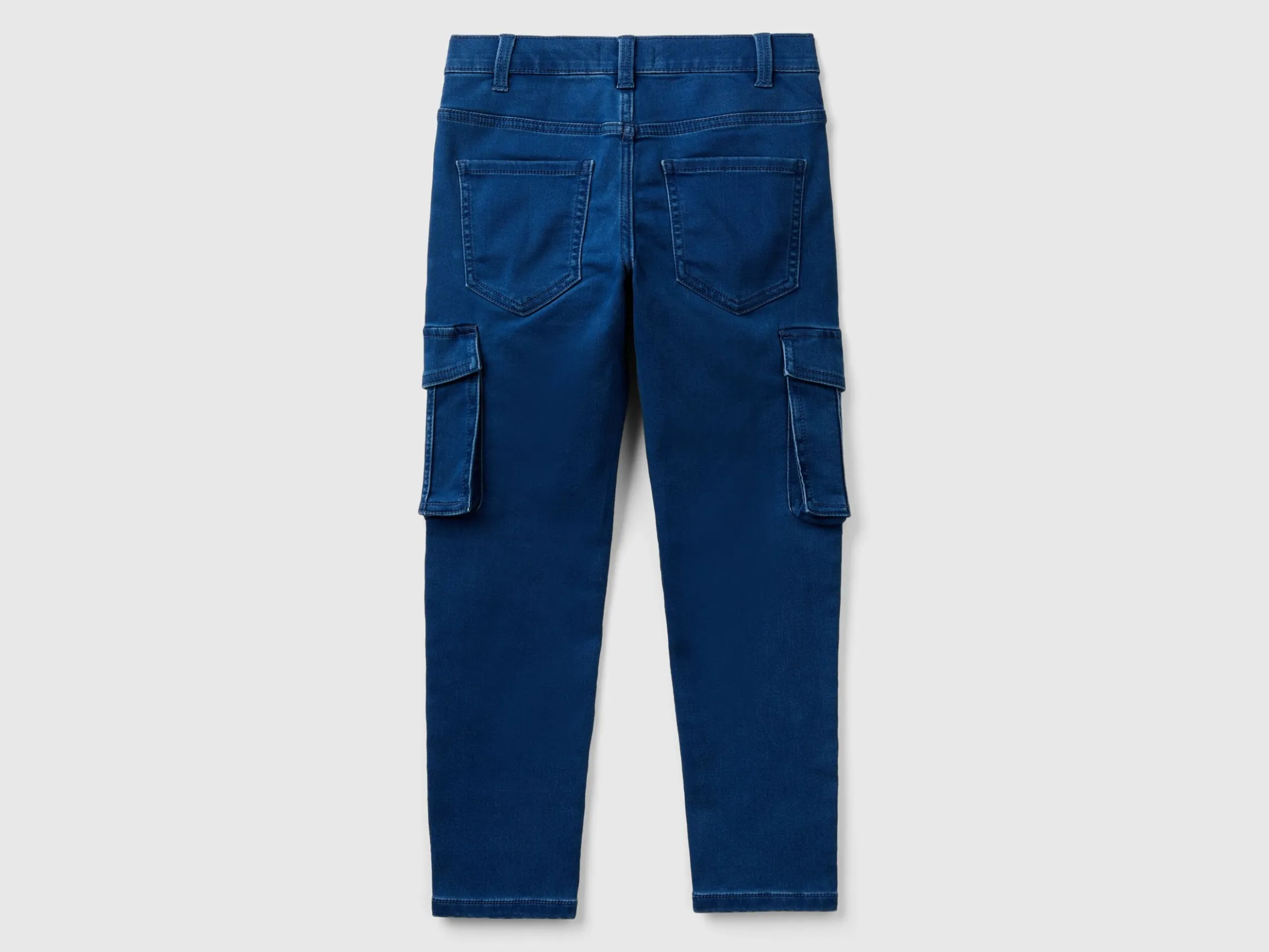 Slim fit jeans with big pockets