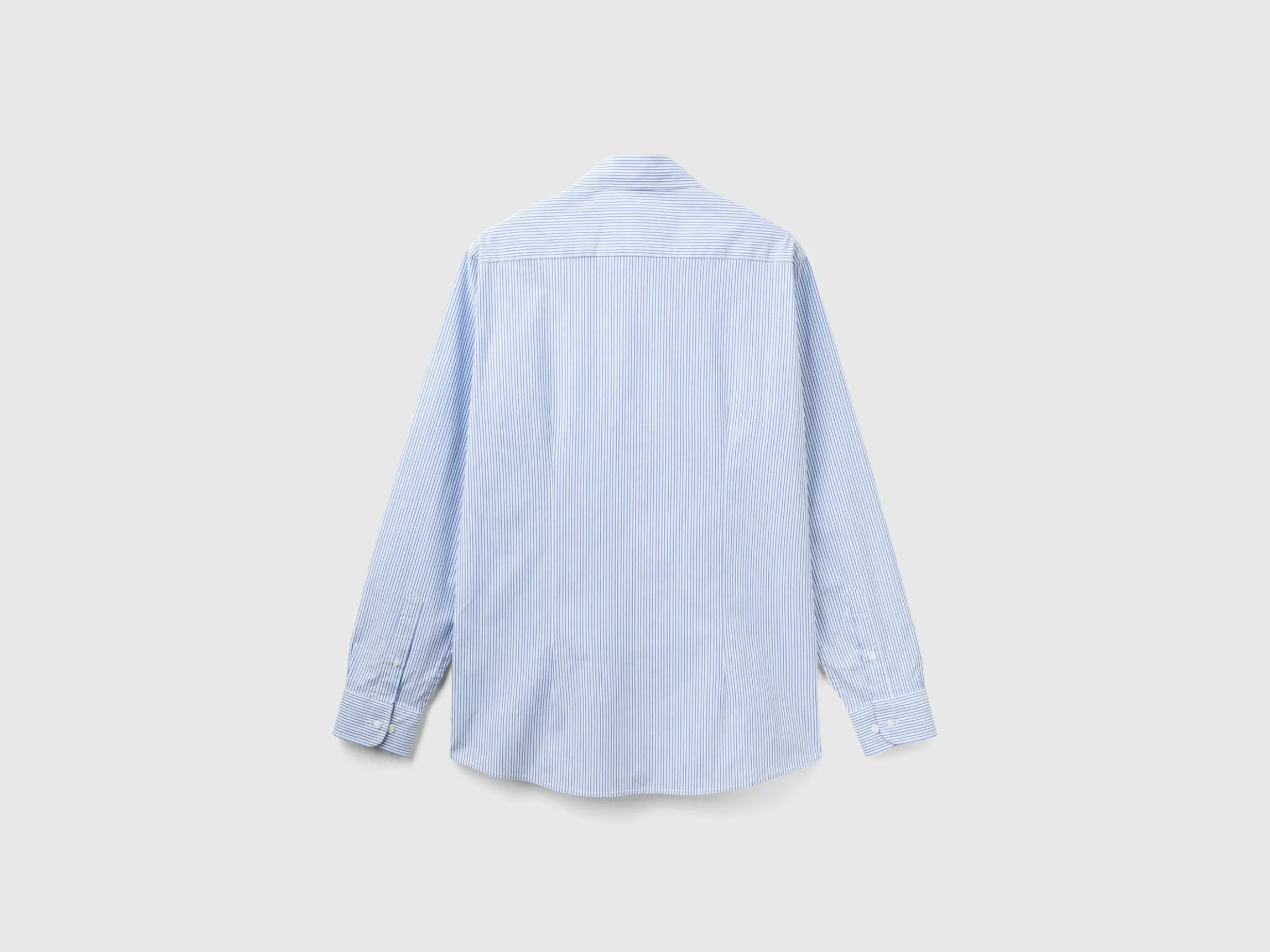 Slim fit striped shirt