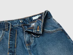 Slouchy fit jeans
