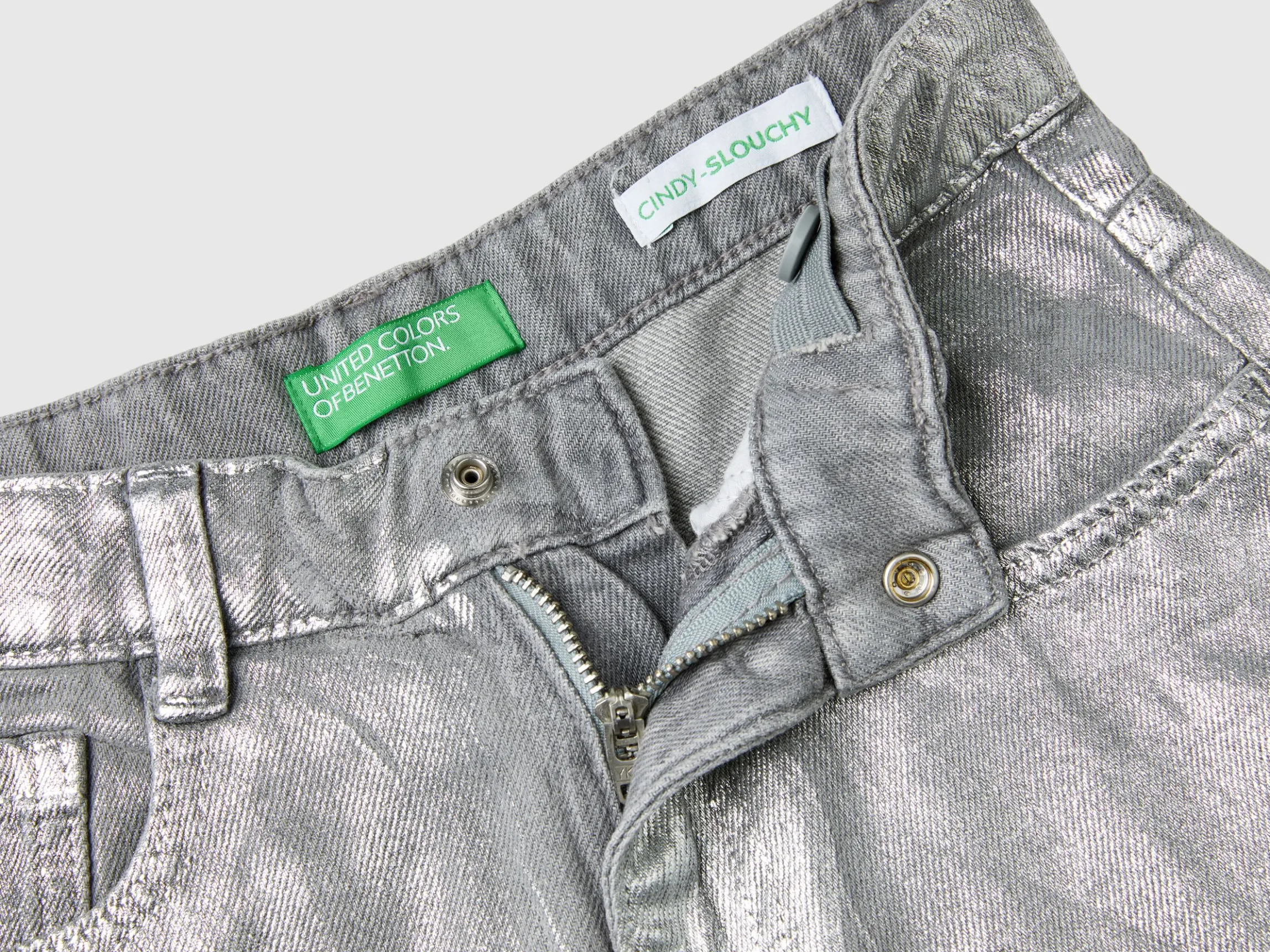 Slouchy fit jeans