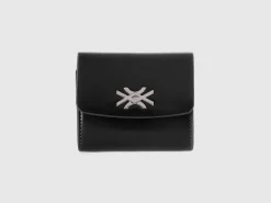 Small wallet in synthetic patent leather