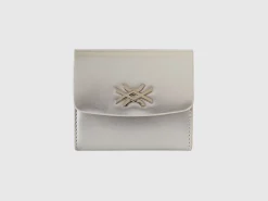 Small wallet in synthetic patent leather